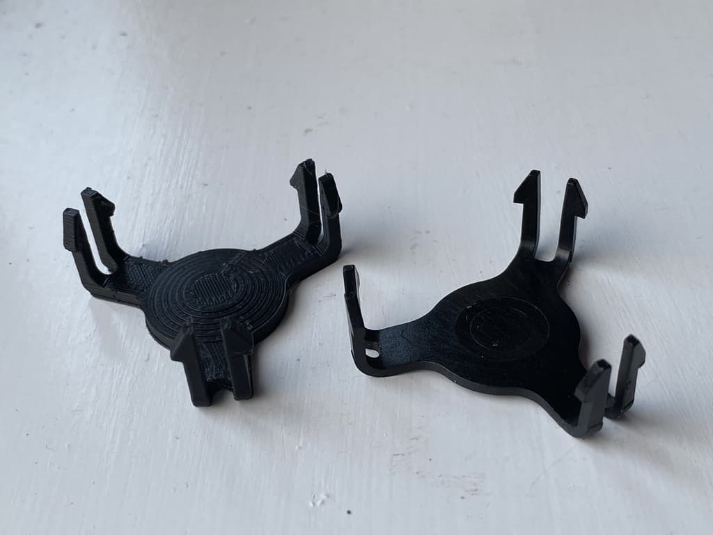 Dashboard Tweeter Retaining Clip