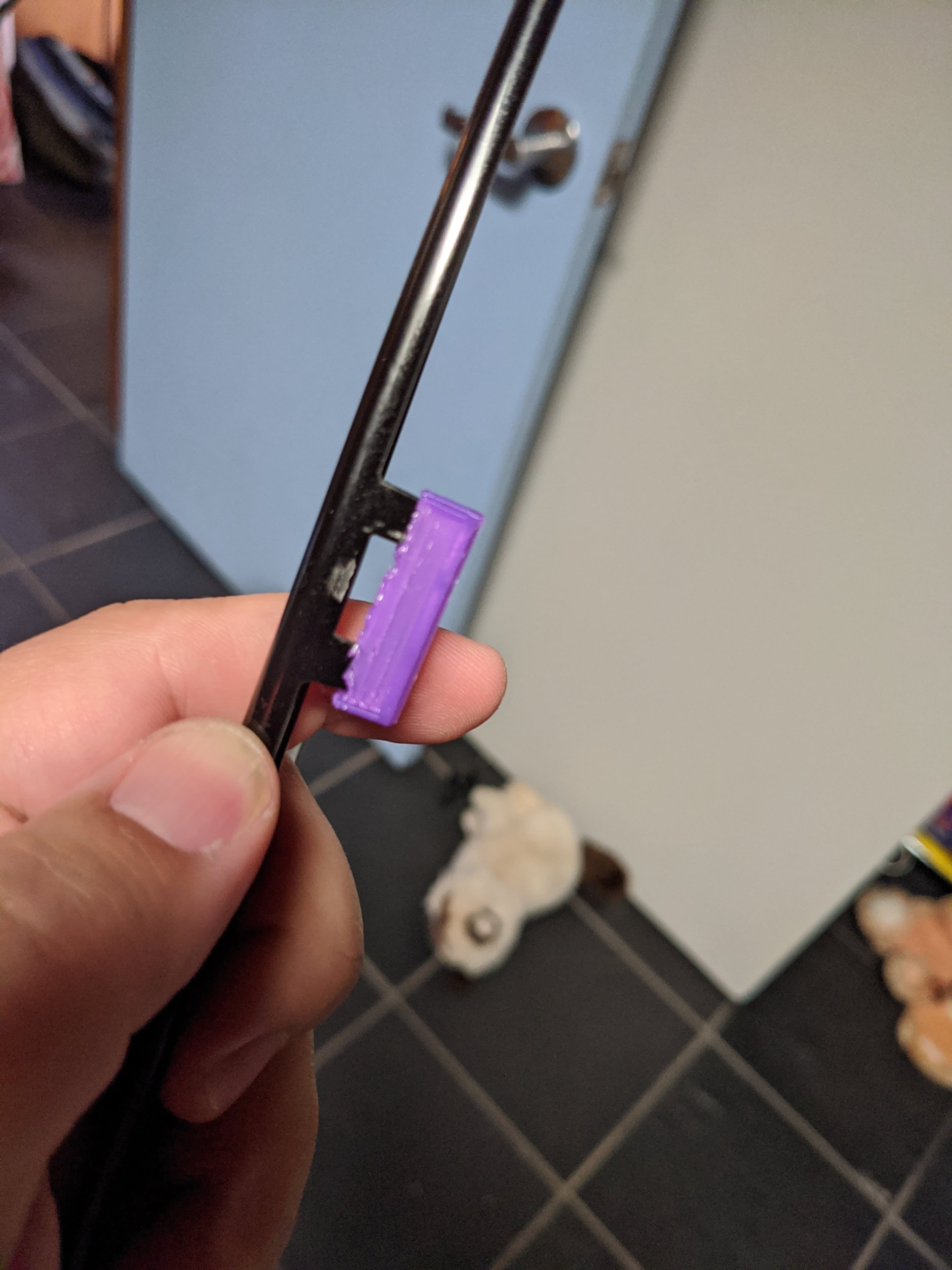 Rear Quarter-Window Molding Retaining Clip