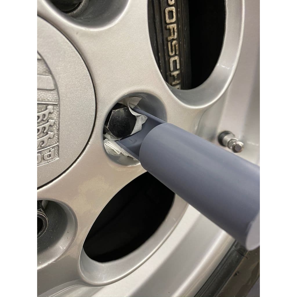Lug Nut Well Cleaner — image 1 of 1