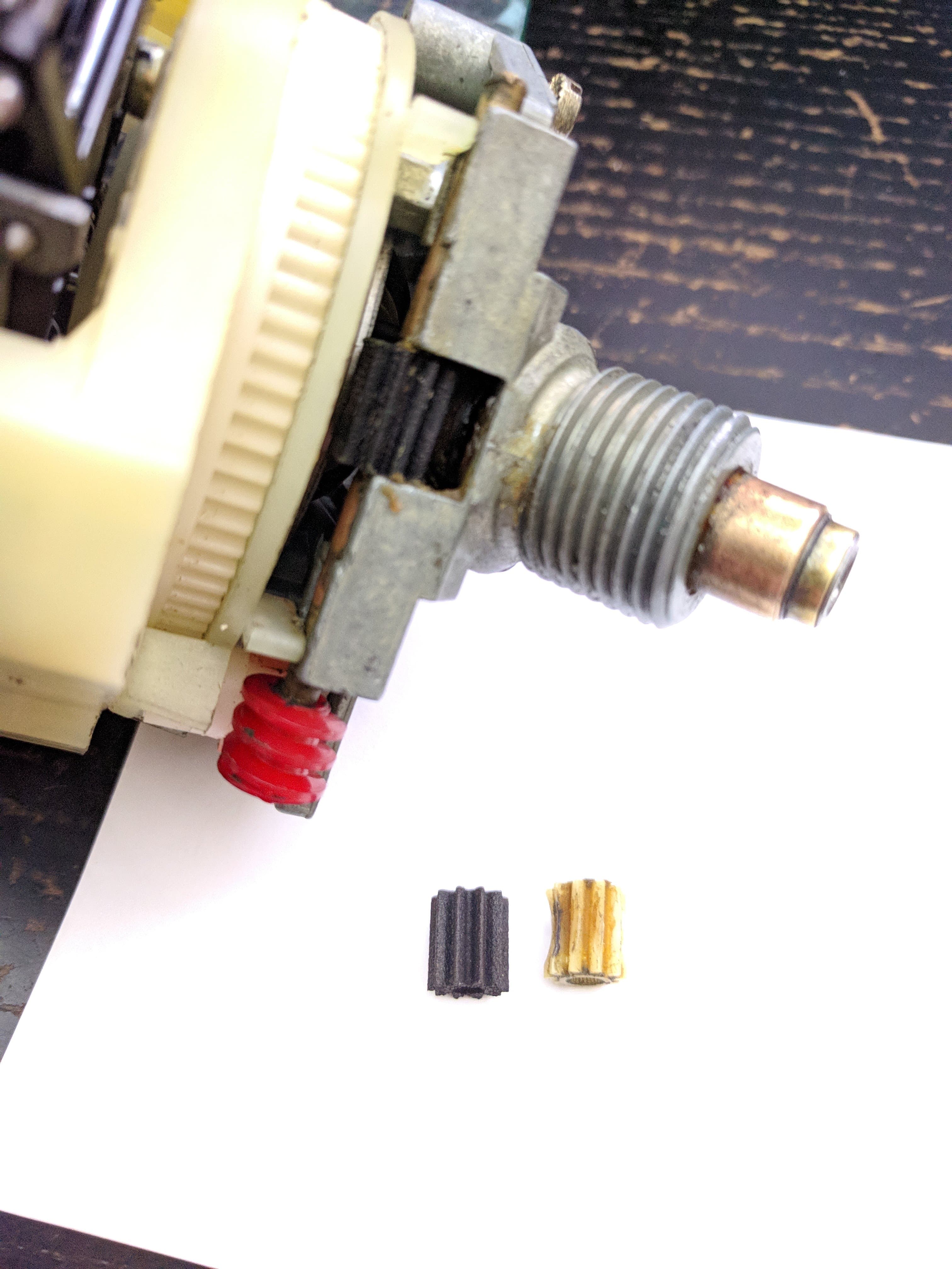 Odometer 10-Tooth Worm Wheel — image 1 of 3