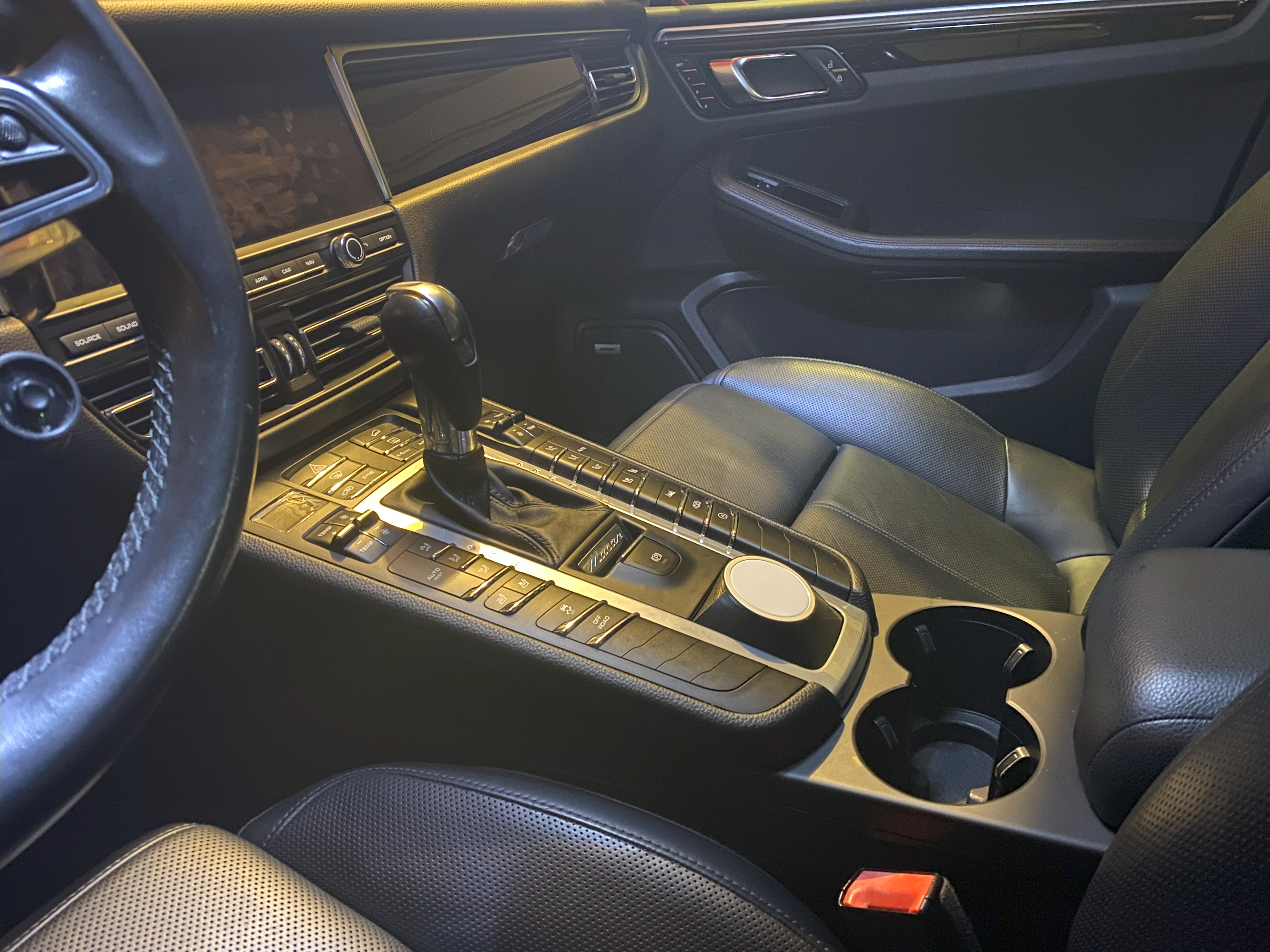 Center-Console MagSafe Charger Mount